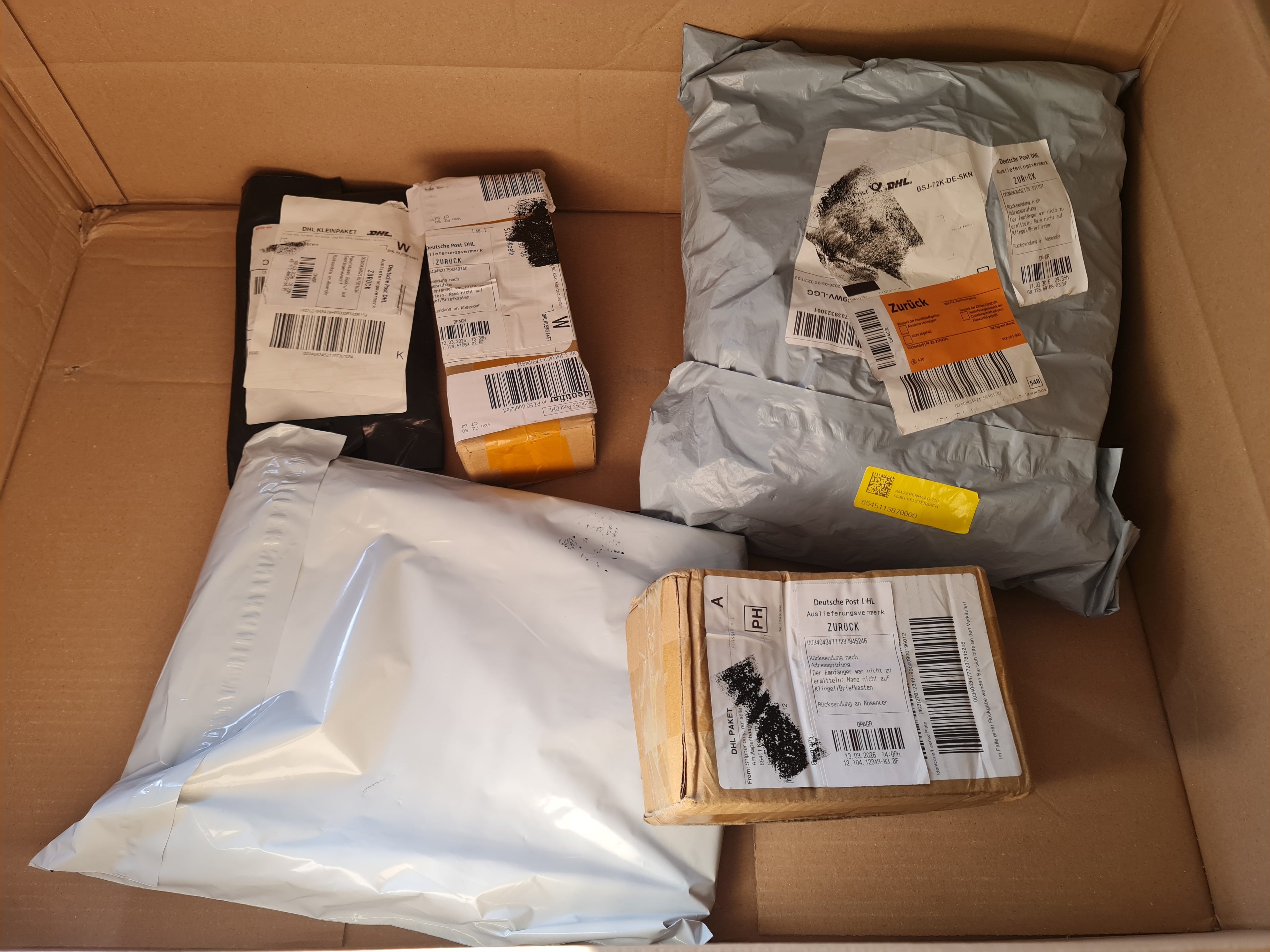 Echte Mystery Packs Überraschungspakete nicht zugestellte Pakete 1.3 kg